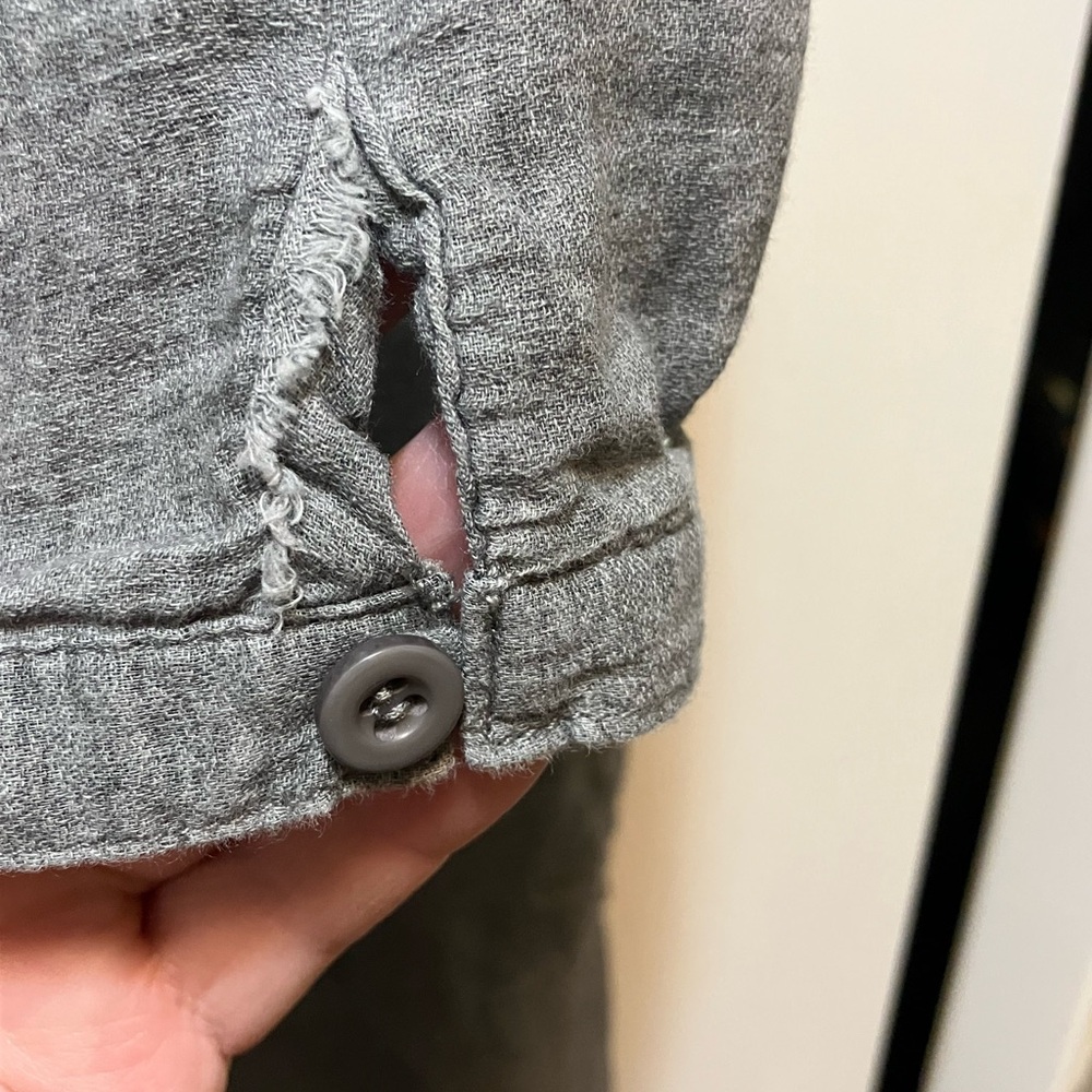 Love Stitch Charcoal Zip-Up Shirt size L - Picture 9 of 12
